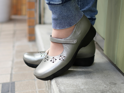 型番 1042の画像