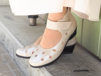 Comfy　型番 1100シャンパンゴールドの画像