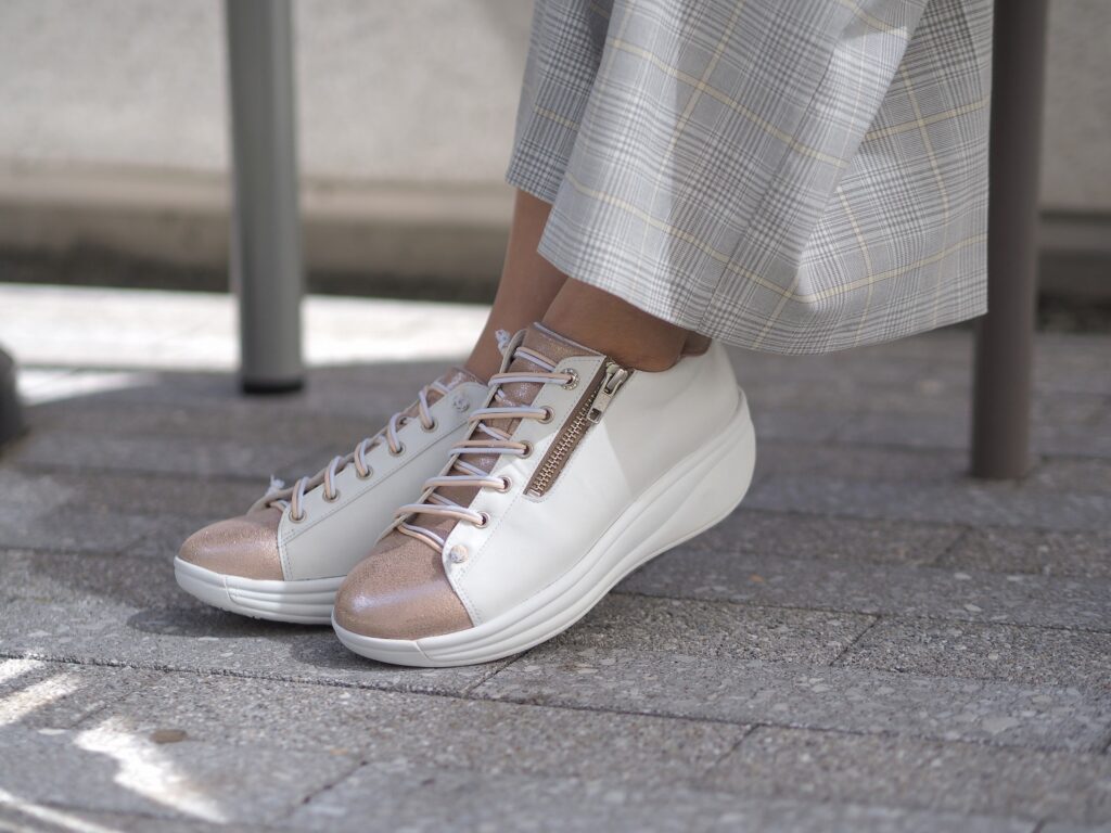 S-502シロ/ピンクゴールドの画像