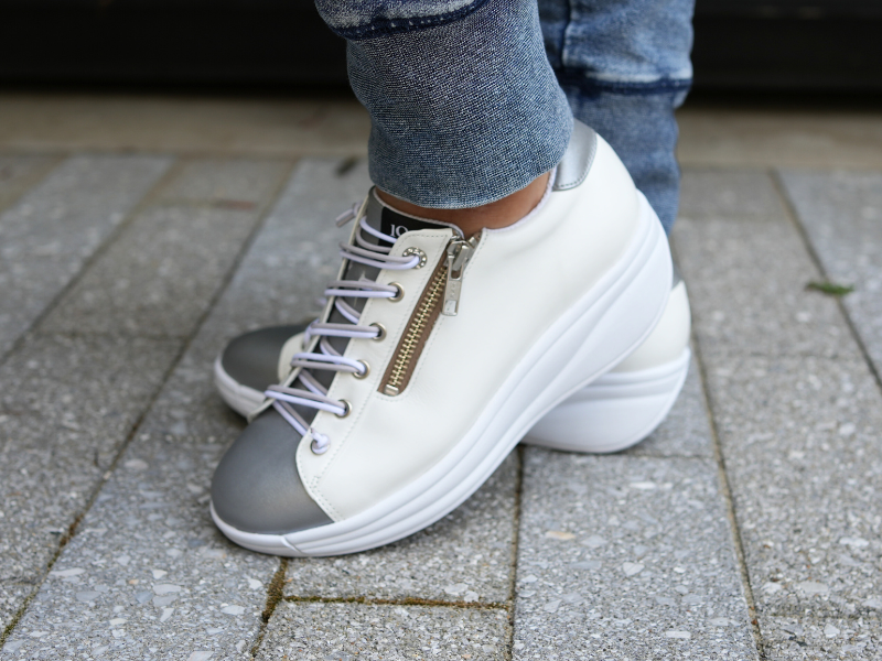 S-502シロ/シルバーの画像